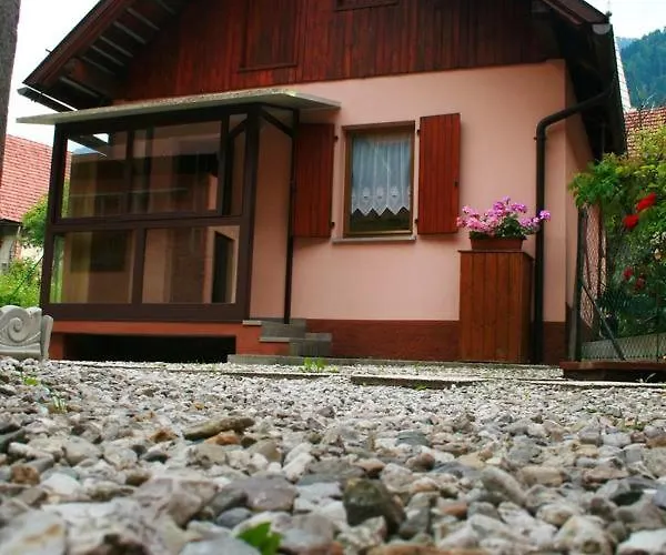 Charming House In Pontebba, Mountain View, Enclosed Garden Nyaraló